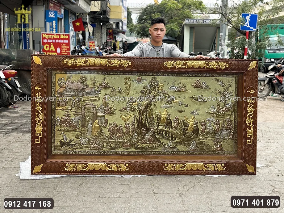 Tranh n&ecirc;n được treo tr&ecirc;n cao, ở phương vị th&iacute;ch hợp